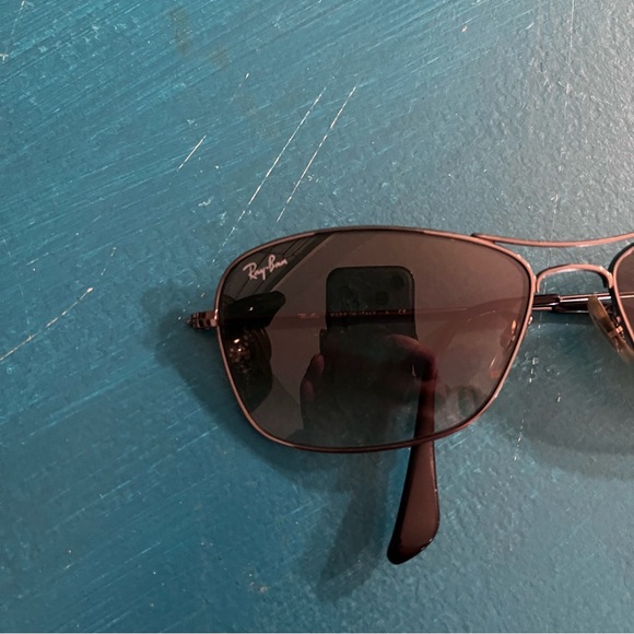 Ray Ban Aviator Sunglasses - Picture 4 of 10